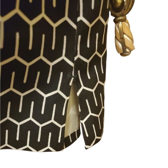 ‎CHICO'S Geo Print Top - Size Small - Picture 4 of 6